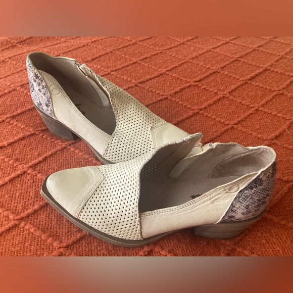 Casta Davida Booties - Picture 4 of 6